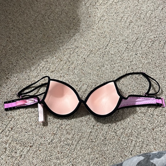 NWT Victoria Secret 32C - Picture 6 of 8